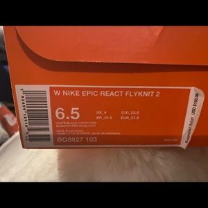‭Women’s Epic React Flyknit 2 Running Shoe‬
